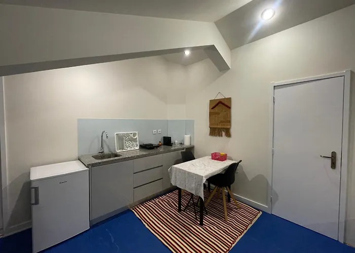 アパート Easy In *